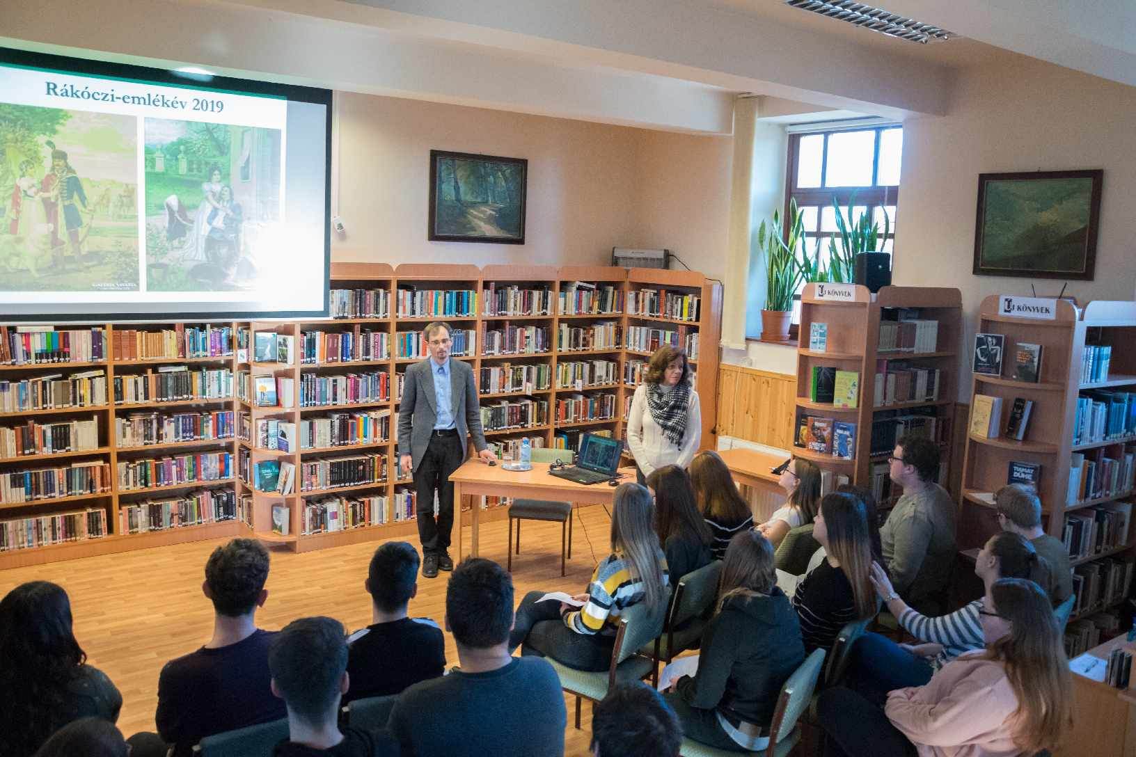 Nem középiskolás fokon… II. Rákóczi Ferenc a nemzeti emlékezetben és a történelemben c. előadás galéria